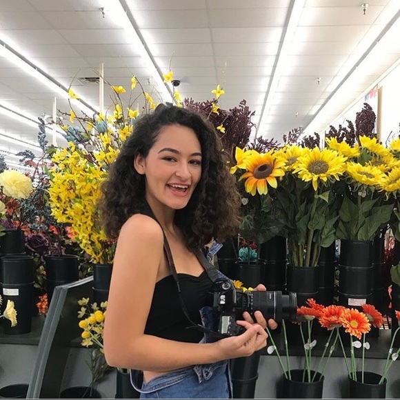 Meet your Posher, Dana - Picture 2 of 3